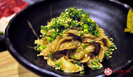 九州福岡必吃名物美食推薦「おおやま」的推薦料理柔軟柚香醋牛腸(柔らか牛すもつ)